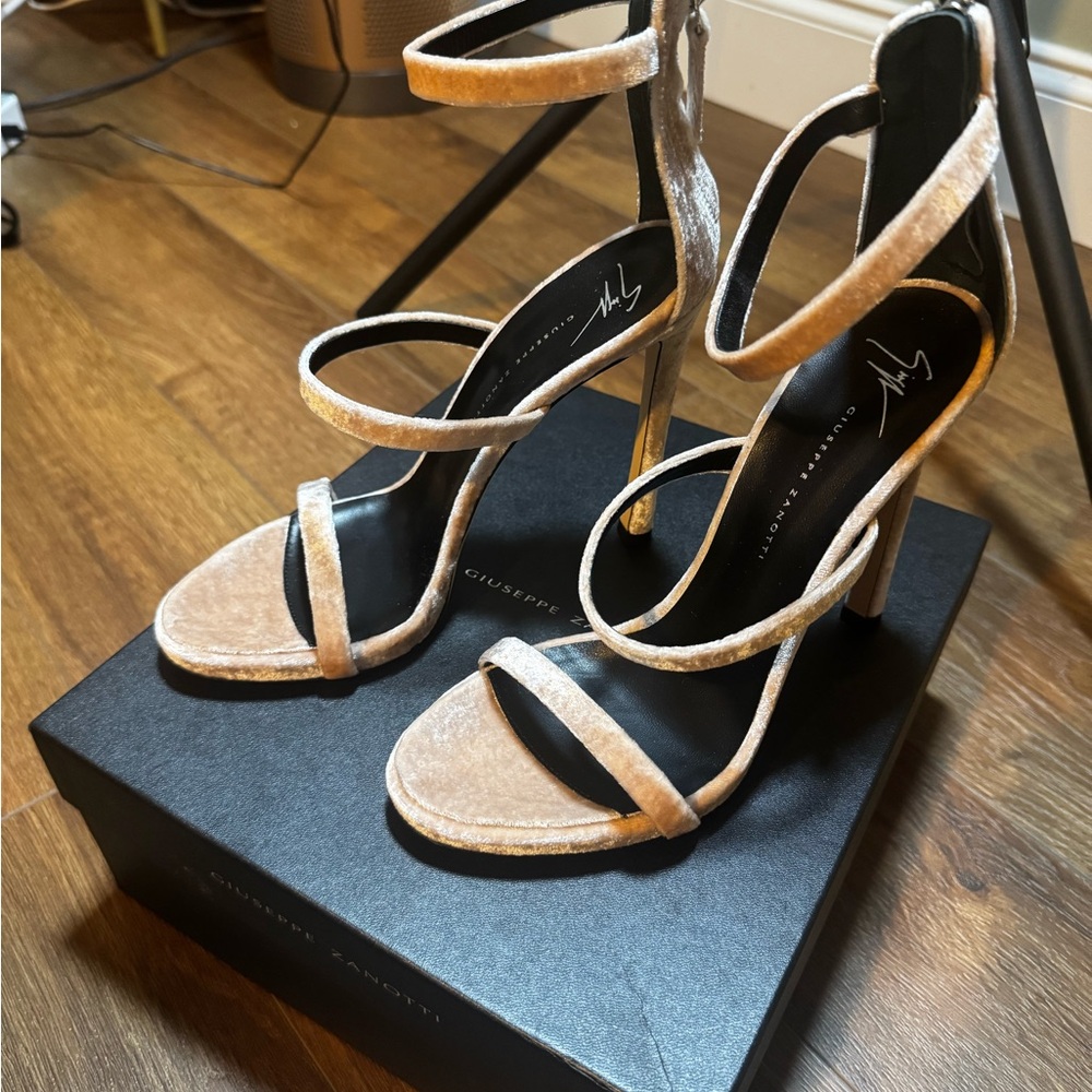 Giuseppe Zanotti CIPRIA Velvet Strappy Heels - Light Pink - Picture 8 of 9